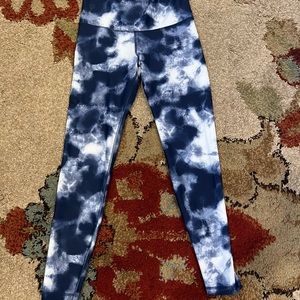 Like New Old Navy Active Powersoft High Waist Leggings. Size medium.